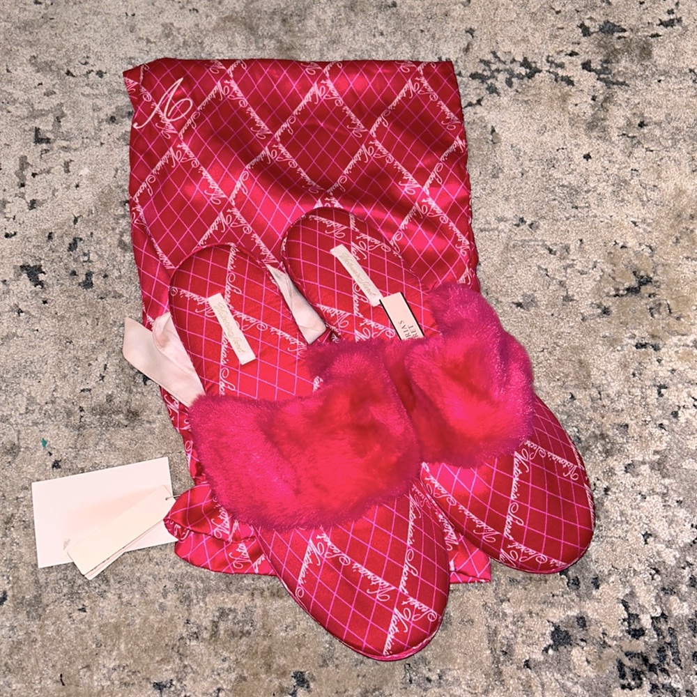 VICTORIA SECRET Slippers